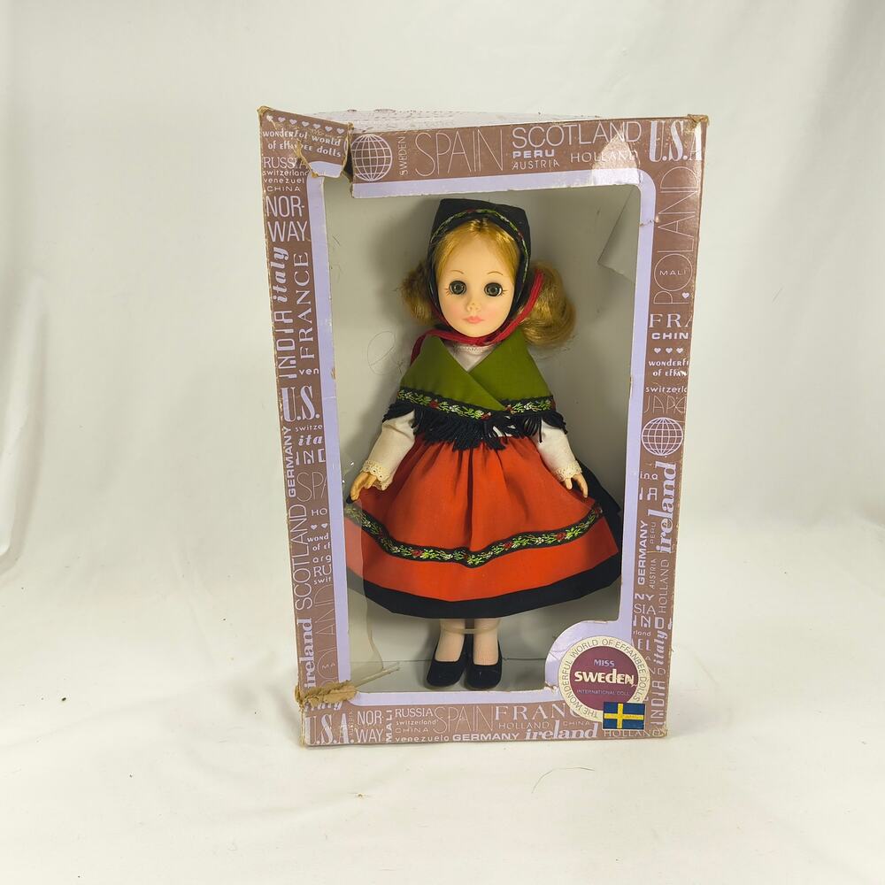 Vintage Wonderful World of Effanbee Miss Sweden Doll 1986